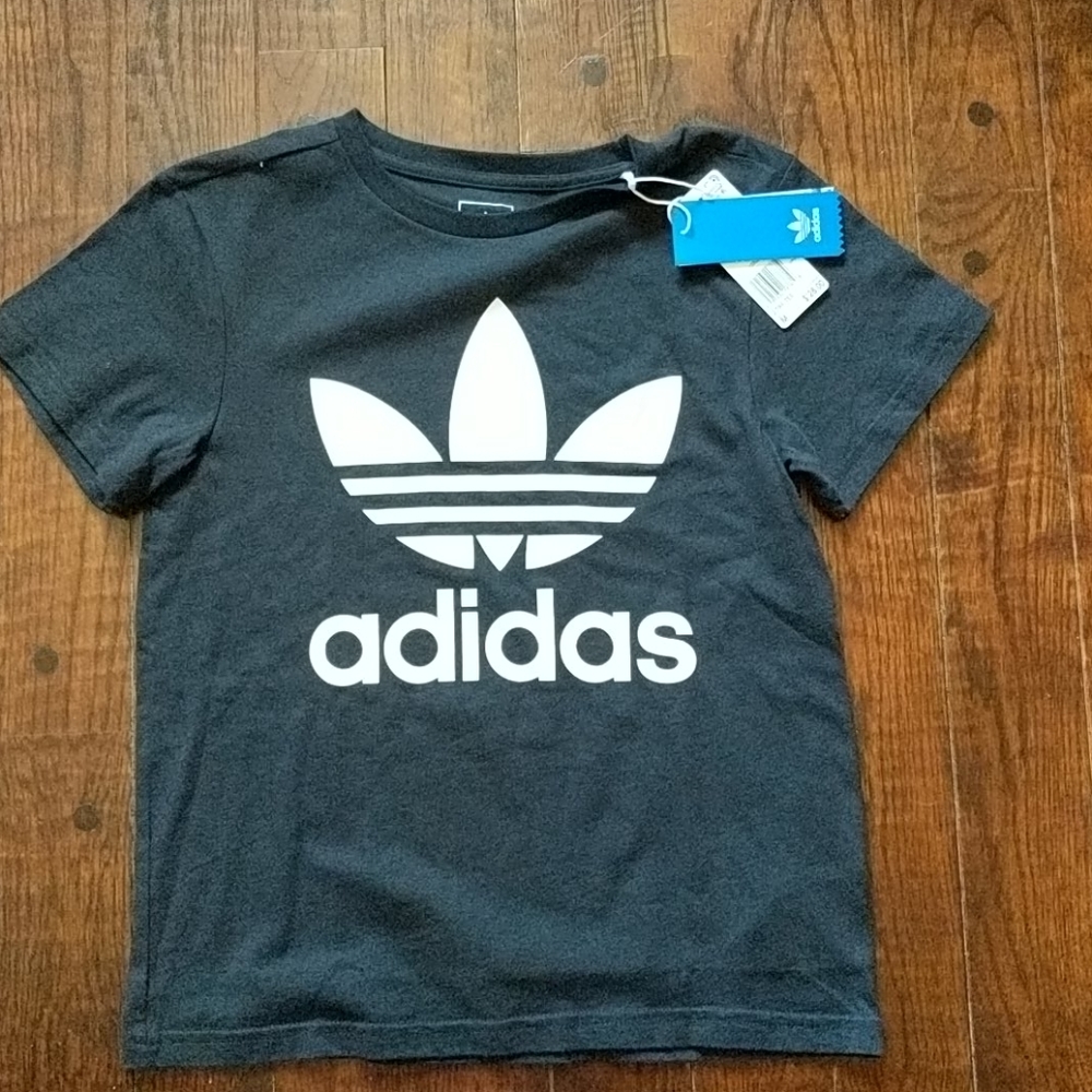 Youth Adidas t-shirt size medium